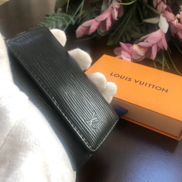 Louis Vuitton epi 6 keycase Wallet - Picture 10 of 10